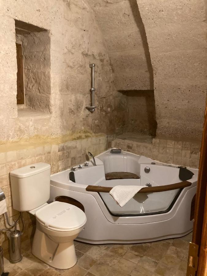 ウルギュップ Monte Cappa Cave House Bed & Breakfast エクステリア 写真