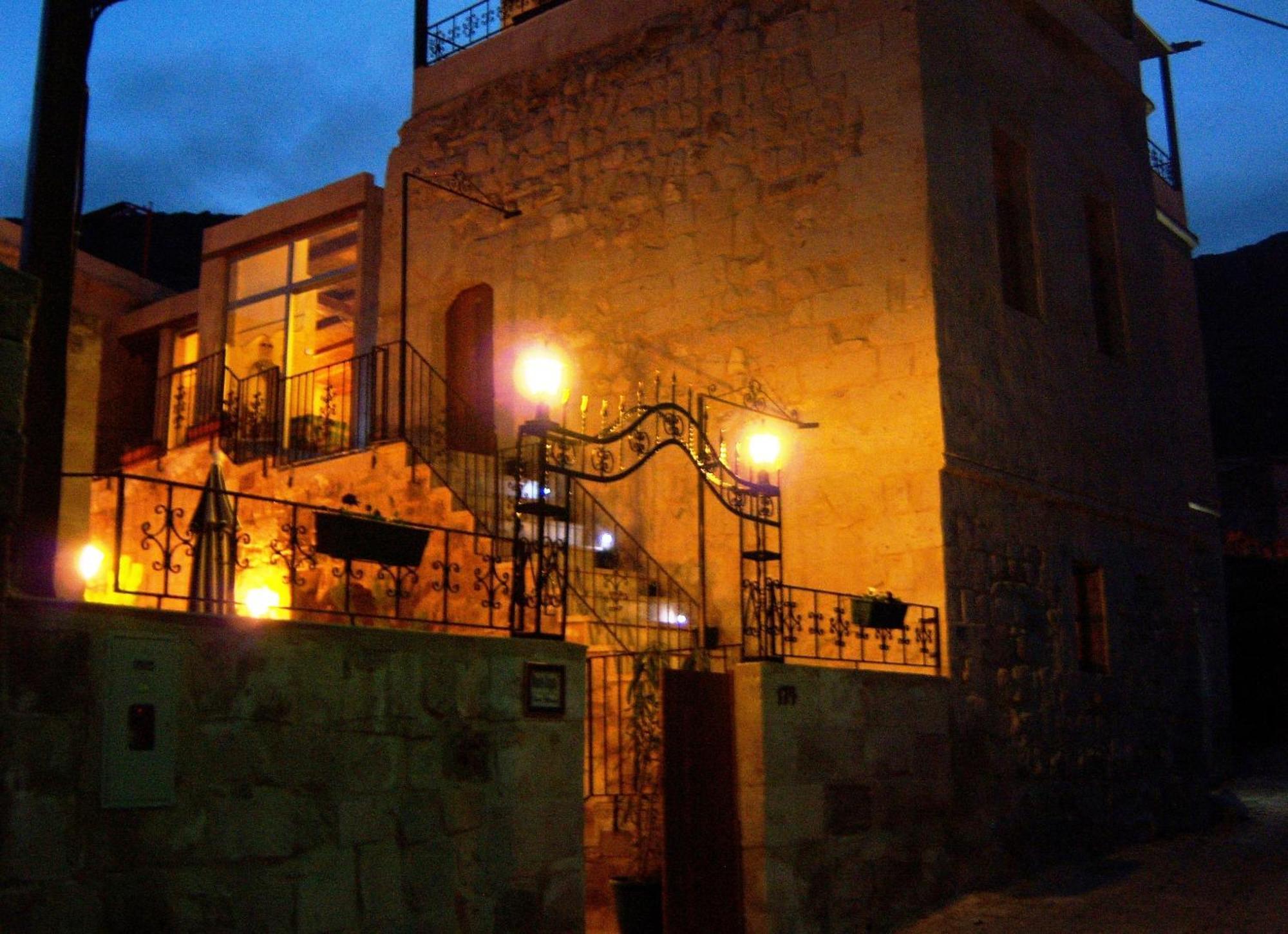 ウルギュップ Monte Cappa Cave House Bed & Breakfast エクステリア 写真
