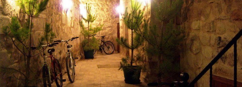 ウルギュップ Monte Cappa Cave House Bed & Breakfast エクステリア 写真
